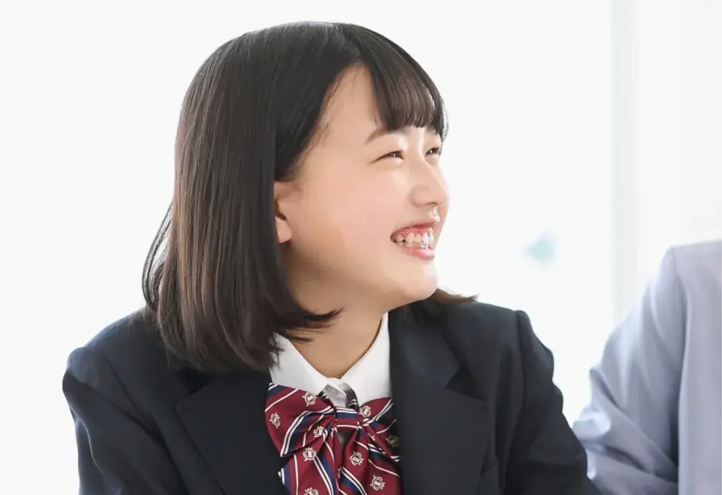 勉強している生徒